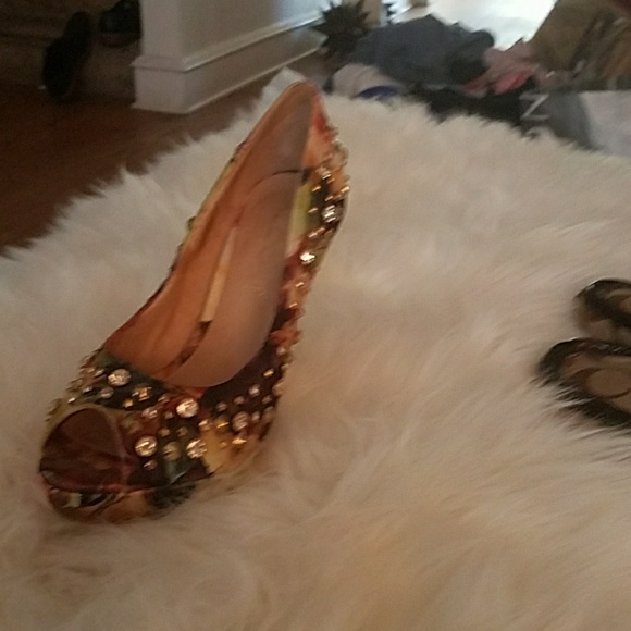 Shoes - Picture 3 of 3